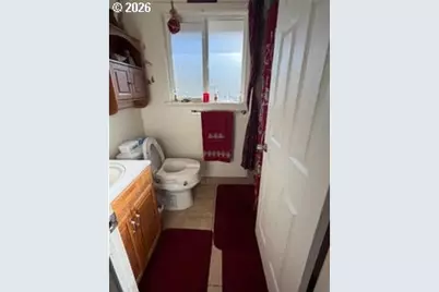 35 NE 157th Ave, Portland, OR 97230 - Photo 20