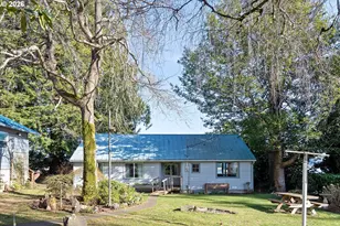 2032 SE Garden Way, Waldport, OR 97394 - Photo 2