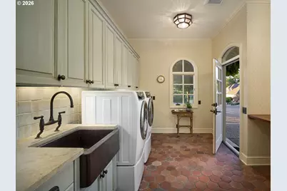 1205 SW Fairfax Pl, Portland, OR 97225 - Photo 34
