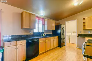 3022 SW River View Dr, Pendleton, OR 97801 - Photo 8