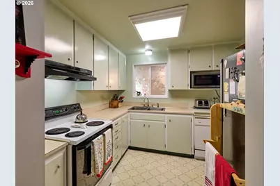 1215 Stanfield Rd, Woodburn, OR 97071 - Photo 8
