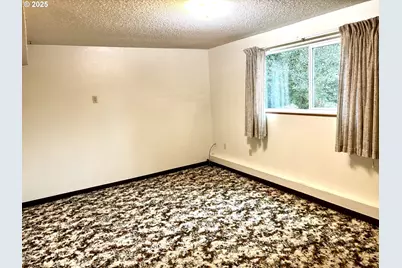 815 NW Battaglia Ave, Gresham, OR 97030 - Photo 18