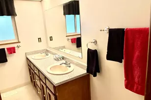 815 NW Battaglia Ave, Gresham, OR 97030 - Photo 16