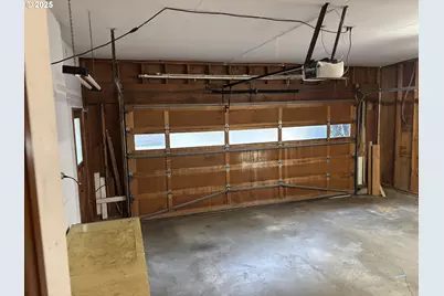 815 NW Battaglia Ave, Gresham, OR 97030 - Photo 32