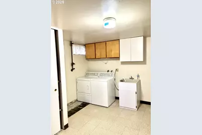 815 NW Battaglia Ave, Gresham, OR 97030 - Photo 26