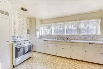 3006 N Willis Blvd, Portland, OR 97217 - Photo 2