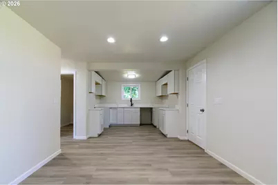 810 Johnson Ave, Cottage Grove, OR 97424 - Photo 10