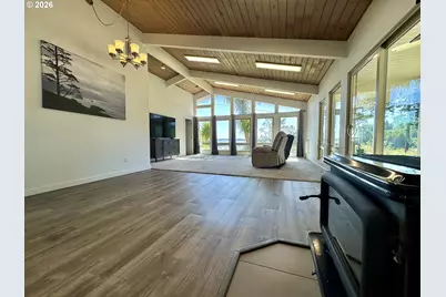 94475 Golf Course Ln, North Bend, OR 97459 - Photo 8