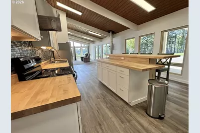 94475 Golf Course Ln, North Bend, OR 97459 - Photo 6