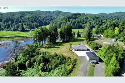 94475 Golf Course Ln, North Bend, OR 97459 - Photo 1