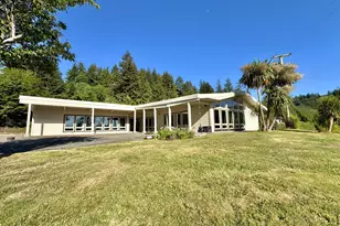 94475 Golf Course Ln, North Bend, OR 97459 - Photo 2