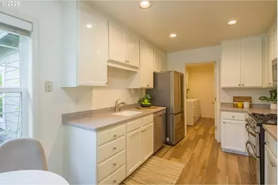 15639 NW Clubhouse Dr, Portland, OR 97229 - Photo 10