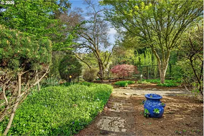 1620 SW Maplecrest Dr, Portland, OR 97219 - Photo 46
