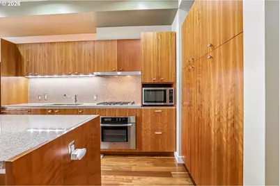 841 S Gaines St #335, Portland, OR 97239 - Photo 18