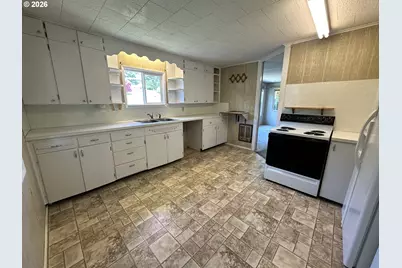 11792 Orchard Ave, Mapleton, OR 97453 - Photo 6