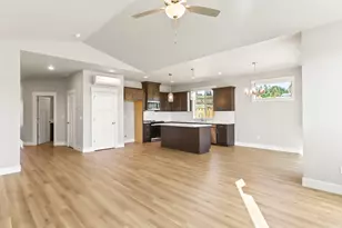 2205 E Juniper Cir, La Center, WA 98629 - Photo 6