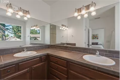 11812 SE Hannah Ln, Portland, OR 97266 - Photo 16