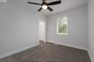 15241 S E Towers Ter, Milwaukie, OR 97267 - Photo 22