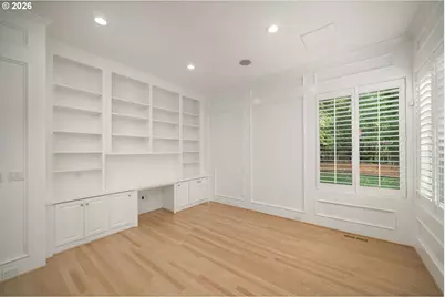 9149 NW McKenna Dr, Portland, OR 97229 - Photo 8