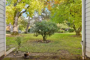 2710 SE 138th Ave, Portland, OR 97236 - Photo 18