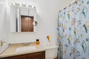 2710 SE 138th Ave, Portland, OR 97236 - Photo 16