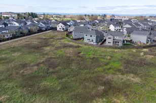 8827 N 1st Cir, Ridgefield, WA 98642 - Photo 2