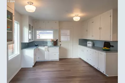 1699 Pine St, Florence, OR 97439 - Photo 12