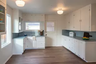 1699 Pine St, Florence, OR 97439 - Photo 12
