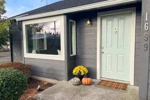 1699 Pine St, Florence, OR 97439 - Photo 2