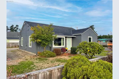 1699 Pine St, Florence, OR 97439 - Photo 4