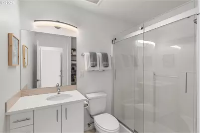 1235 N Morgan St, Portland, OR 97217 - Photo 16