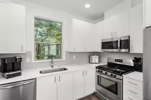 1235 N Morgan St, Portland, OR 97217 - Photo 12