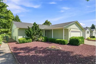 828 Oregon Way, Woodburn, OR 97071 - Photo 2
