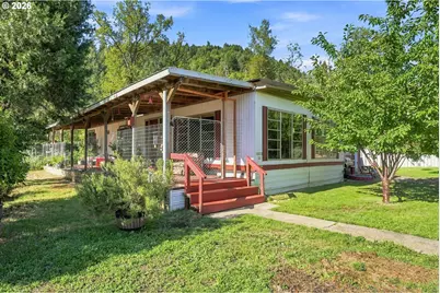 754 S Main St, Canyonville, OR 97417 - Photo 1