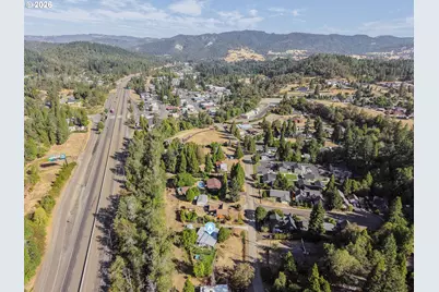 754 S Main St, Canyonville, OR 97417 - Photo 44