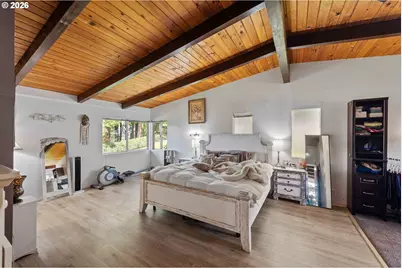 94532 Golf Course Ln, North Bend, OR 97459 - Photo 16