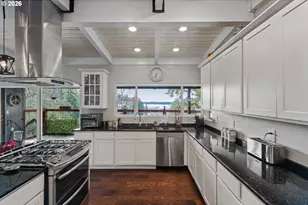 94532 Golf Course Ln, North Bend, OR 97459 - Photo 12