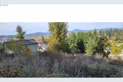 1 Queens Ave, Creswell, OR 97426 - Photo 2