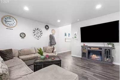 8610 NE 70th Cir, Vancouver, WA 98662 - Photo 2