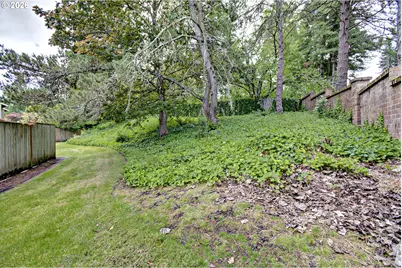 12712 SW Barberry Dr, Beaverton, OR 97008 - Photo 48