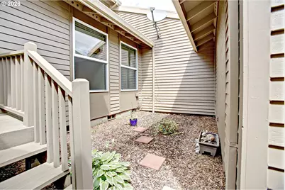 12712 SW Barberry Dr, Beaverton, OR 97008 - Photo 6