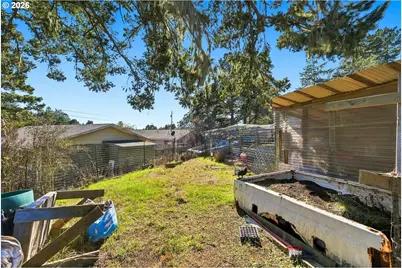 1589 Seagate Ave, Coos Bay, OR 97420 - Photo 36