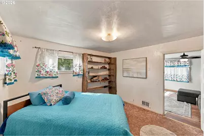 1589 Seagate Ave, Coos Bay, OR 97420 - Photo 12