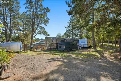 1589 Seagate Ave, Coos Bay, OR 97420 - Photo 40