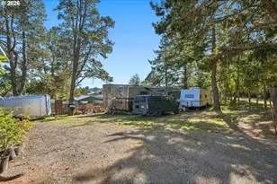 1589 Seagate Ave, Coos Bay, OR 97420 - Photo 40