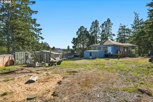 1589 Seagate Ave, Coos Bay, OR 97420 - Photo 34