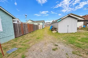 145 S 8th St, Lakeside, OR 97449 - Photo 22