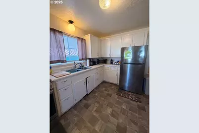 145 S 8th St, Lakeside, OR 97449 - Photo 12