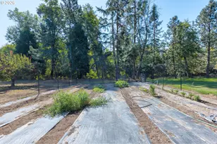 7695 N Applegate Rd, Grants Pass, OR 97527 - Photo 38