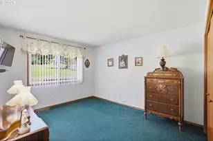 7695 N Applegate Rd, Grants Pass, OR 97527 - Photo 22